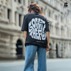 BRAYLEY Woman Back bold oversized Tee - Black